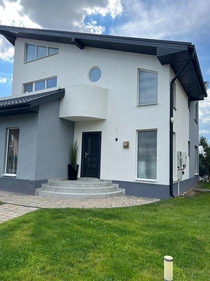 Casă cu 5 camere cu Teren 450 Mp în Sângeorgiu de Mureș
