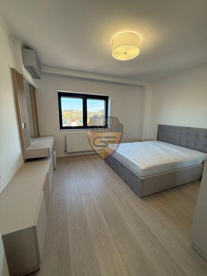 Apartament cu 3 camere decomandat, mobilat în Trocadero