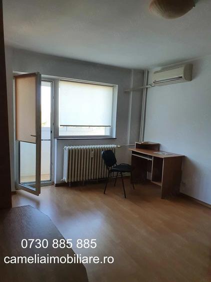 Garsonieră decomandată în Politehnica