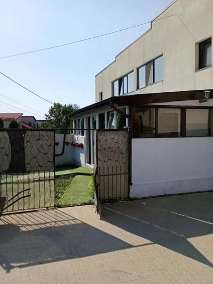 Apartament cu 3 camere decomandat în Aluniș