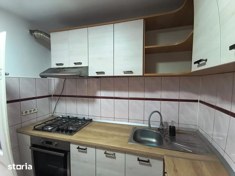 Apartament cu 3 camere decomandat în Moara