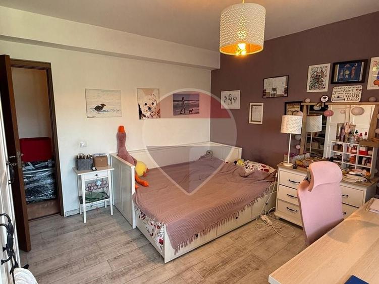 Duplex cu 7 camere cu Teren 235 Mp în Central