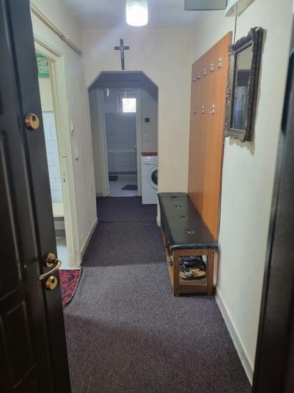 Apartament cu 3 camere decomandat în Carpați 2