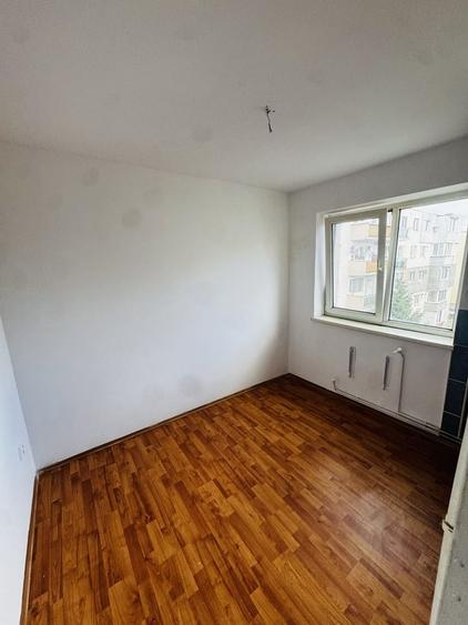 Apartament de vanzare cu 2 camere, etaj 3 - 1