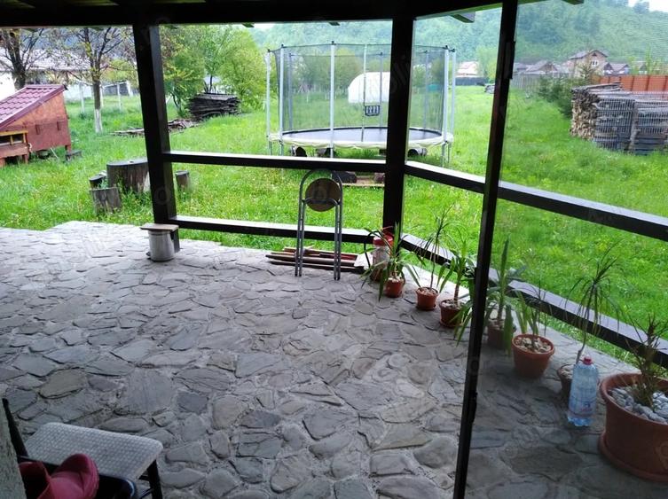 Casă cu 5 camere cu Teren 1800 Mp în Glăjărie