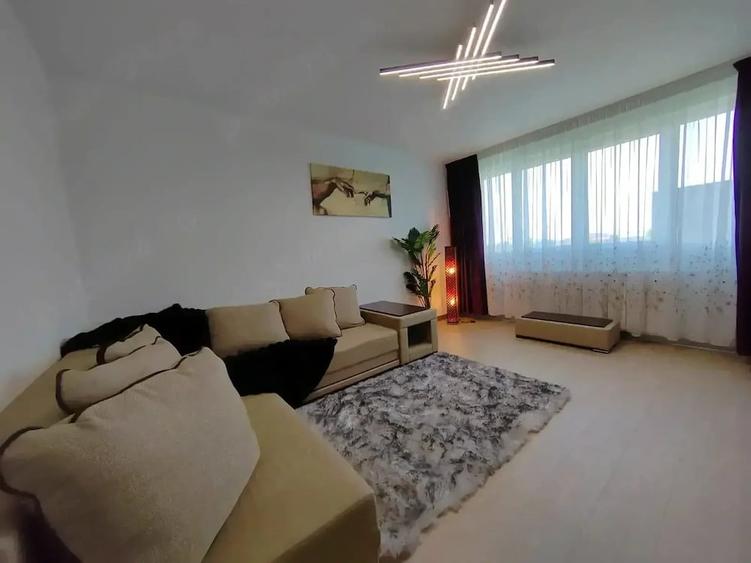 Apartament cu 2 camere decomandat în Eroii Revoluției