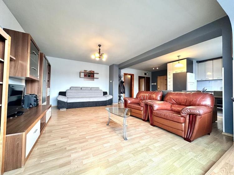 Apartament cu 4 camere decomandat, mobilat în Centrul Civic