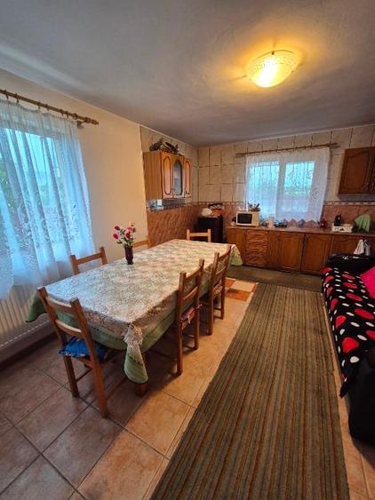 Casă individuală cu 4 camere cu Teren 1718 Mp în Siretu (Săucești)