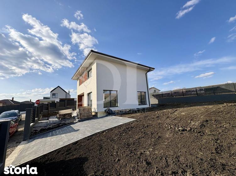 Casă cu 4 camere cu Canalizare în Chinteni
