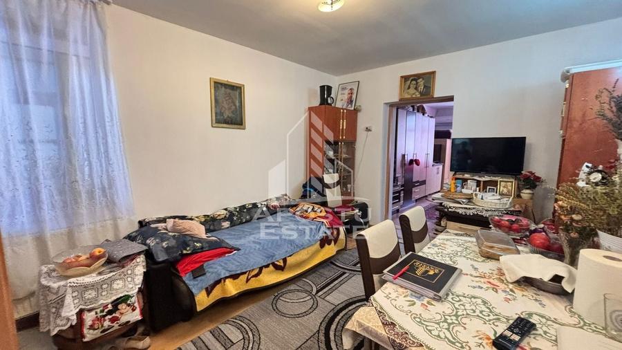Apartament cu 2 camere nedecomandat, mobilat în Badea Cârțan