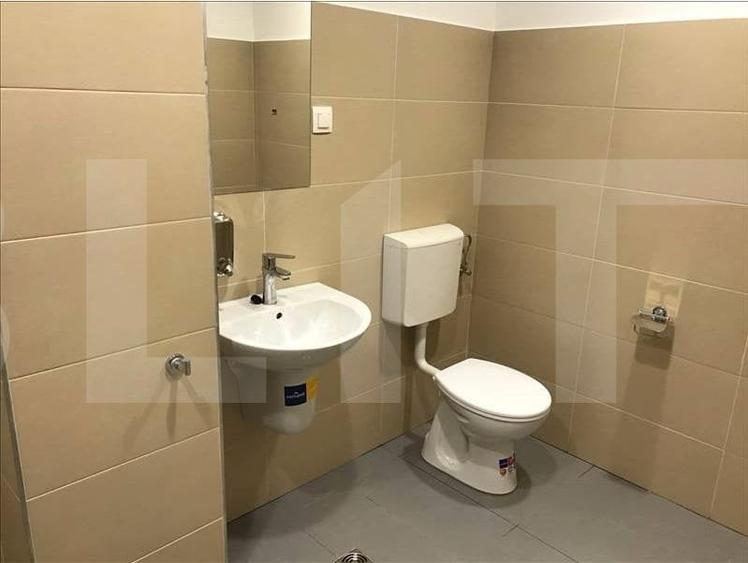 Spațiu industrial, de 2,400 mp, în Exterior Est