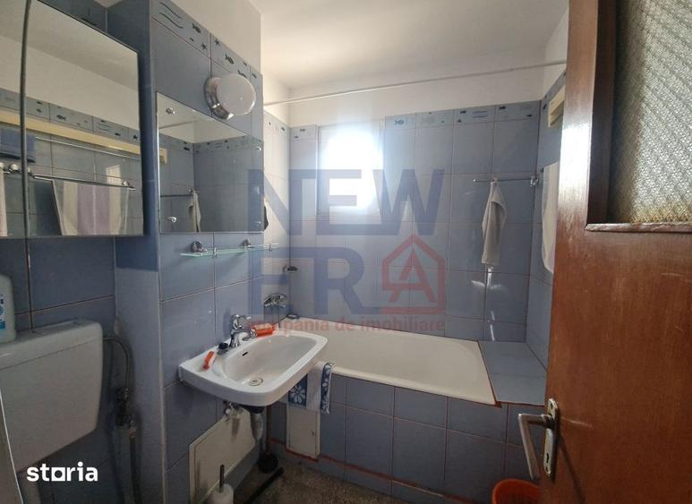 Apartament cu 4 camere decomandat în Dămăroaia