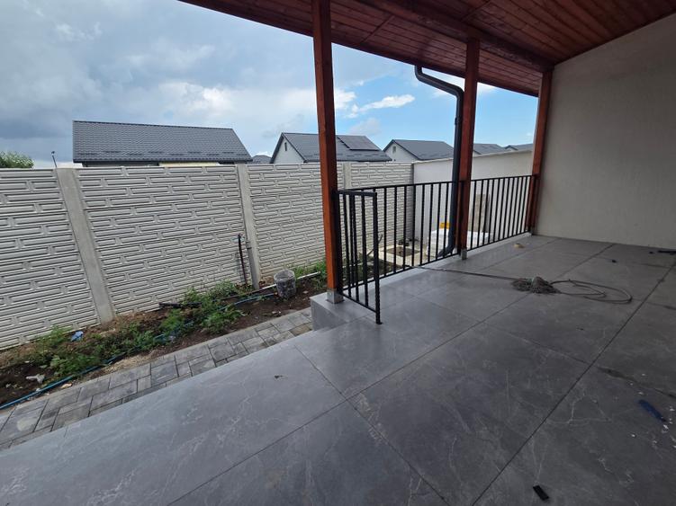 Duplex cu 5 camere cu Teren 200 Mp în Haliu