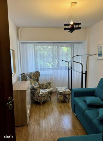Apartament cu 3 camere decomandat, mobilat în Alexandru Obregia