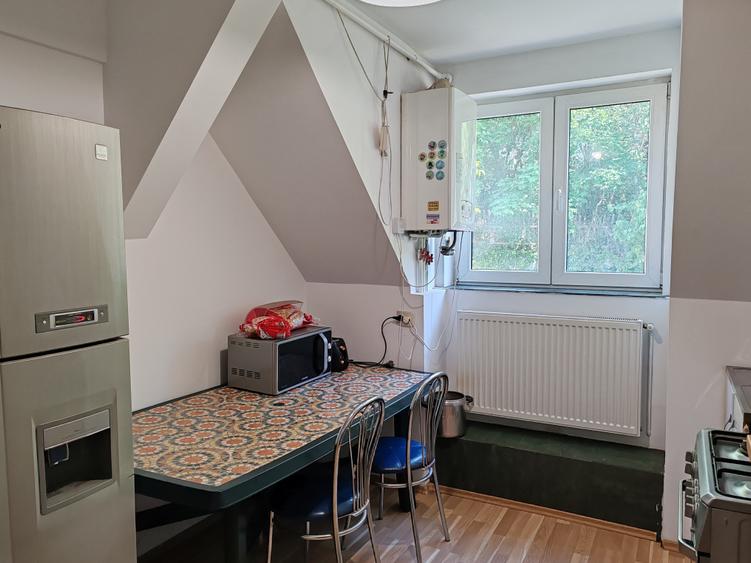 Apartament cu 3 camere decomandat în Ultracentral