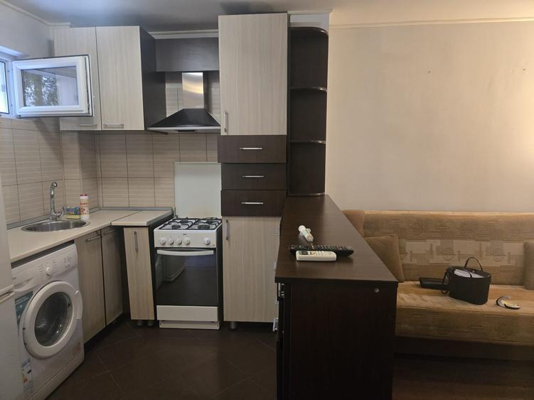 Apartament cu 2 camere decomandat în Berceni