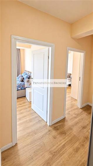 Apartament cu 3 camere semidecomandat, mobilat în Băneasa