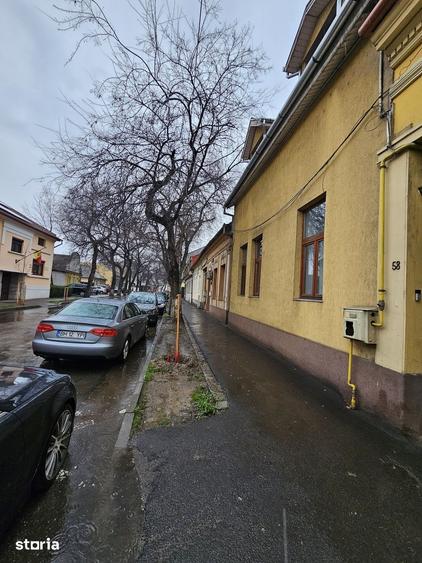 Casă cu 3 camere cu Teren 190 Mp în Central