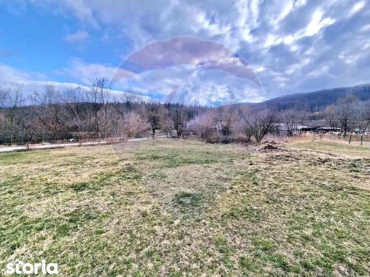 Teren de 2286 mp, în Mărgineni
