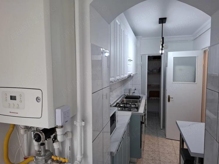 Apartament cu 3 camere decomandat în George Enescu