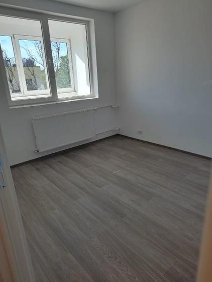 Apartament cu 2 camere semidecomandat în Gorjului