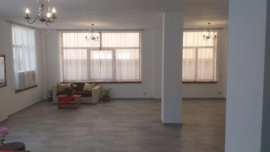 Spațiu comercial, de 220 mp, în Central