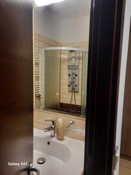 Apartament cu 3 camere decomandat în Splaiul Unirii