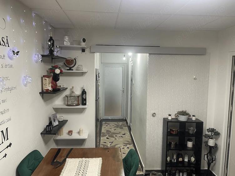 Apartament cu 3 camere decomandat, mobilat în Central