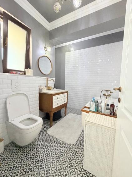 Apartament cu 4 camere decomandat în Domenii