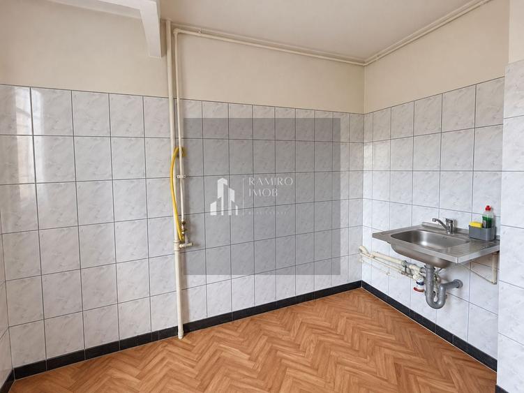 Garsonieră decomandată în Brâncoveanu