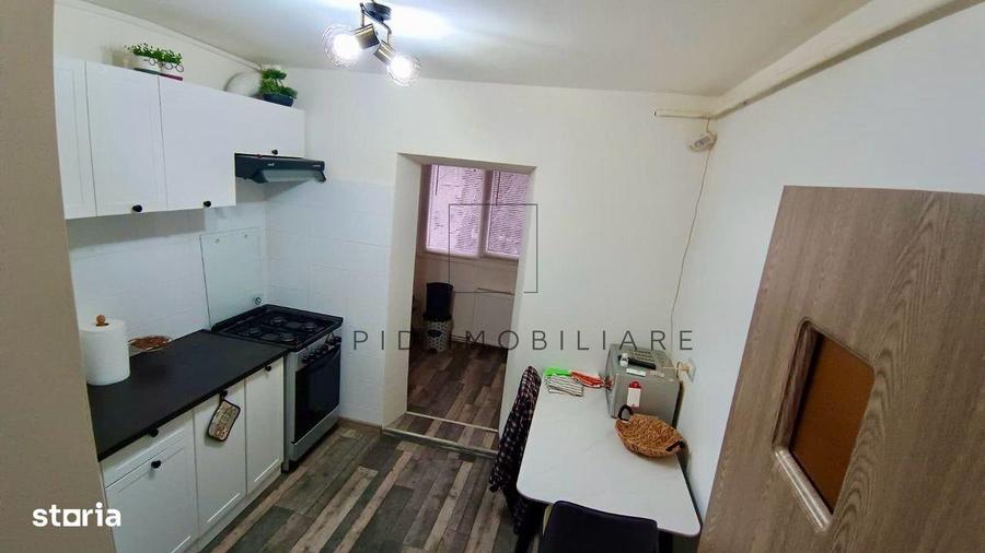 Apartament cu 3 camere decomandat în Siderurgiștilor
