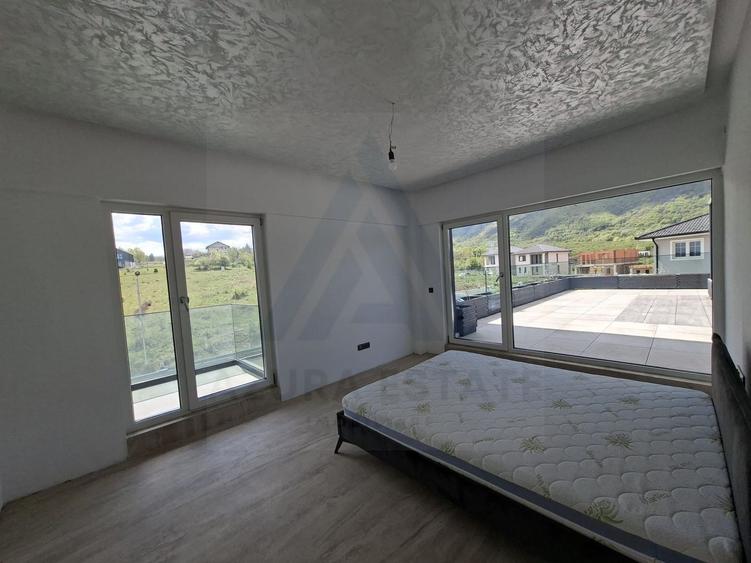 Casă individuală cu 5 camere cu Canalizare în Cisnădioara
