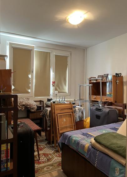Apartament cu 3 camere decomandat în Drumul Taberei