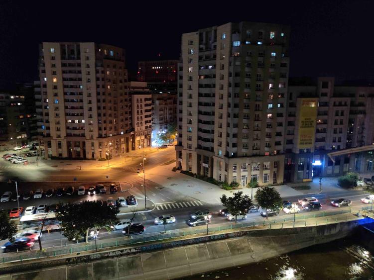 Apartament cu 2 camere semidecomandat, mobilat în Centrul Istoric