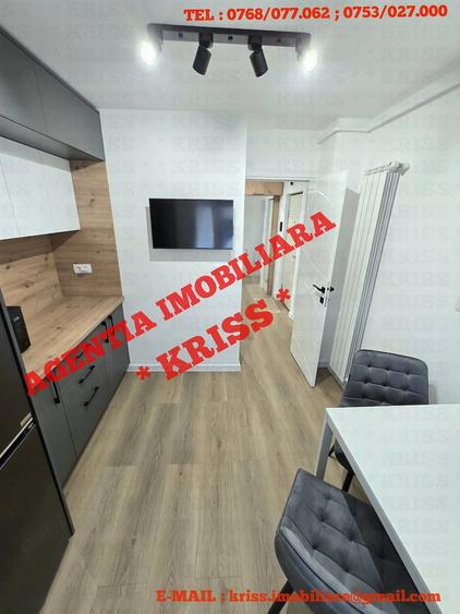 Apartament cu 3 camere decomandat în Teilor