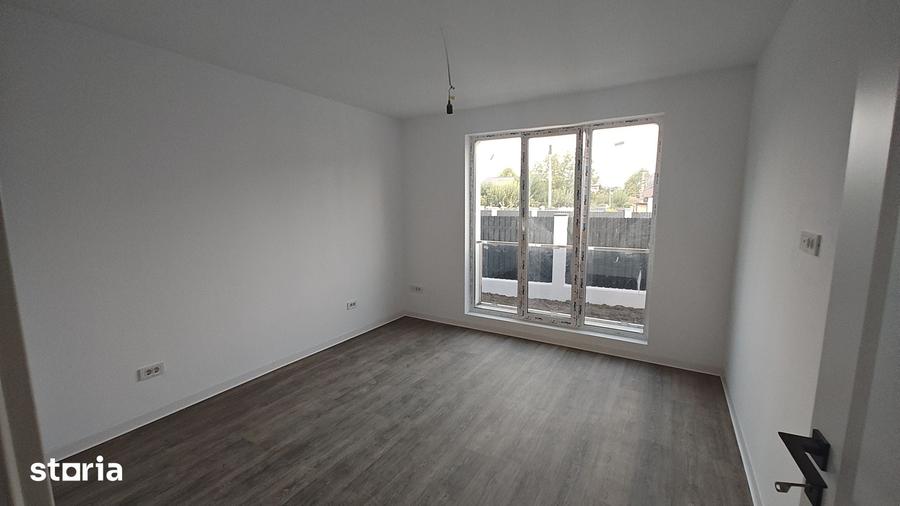 Casă cu 5 camere cu Teren 410 Mp în Brănești