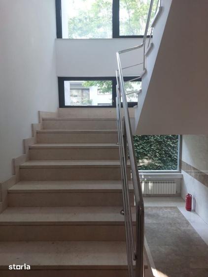 Apartament cu 3 camere în Aviatorilor