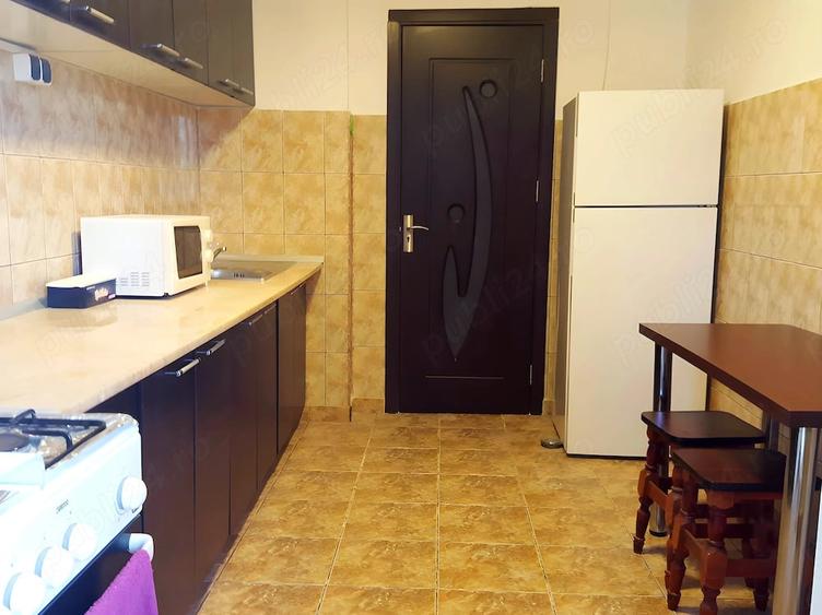 Apartament cu 3 camere decomandat în B-dul București