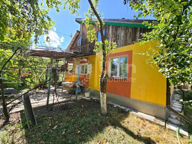 Casă individuală cu 2 camere cu Canalizare în Mociu