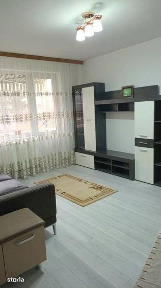 Apartament cu 2 camere semidecomandat, mobilat în Aleea Trandafirilor