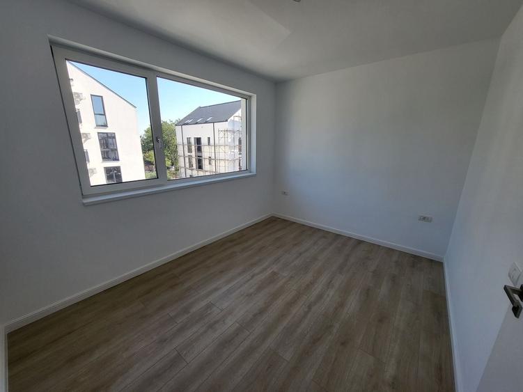 Apartament cu 2 camere decomandat în Girocului