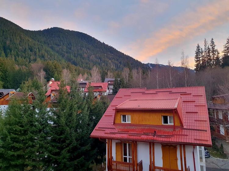 Apartament cu 3 camere decomandat în Poiana Brașov