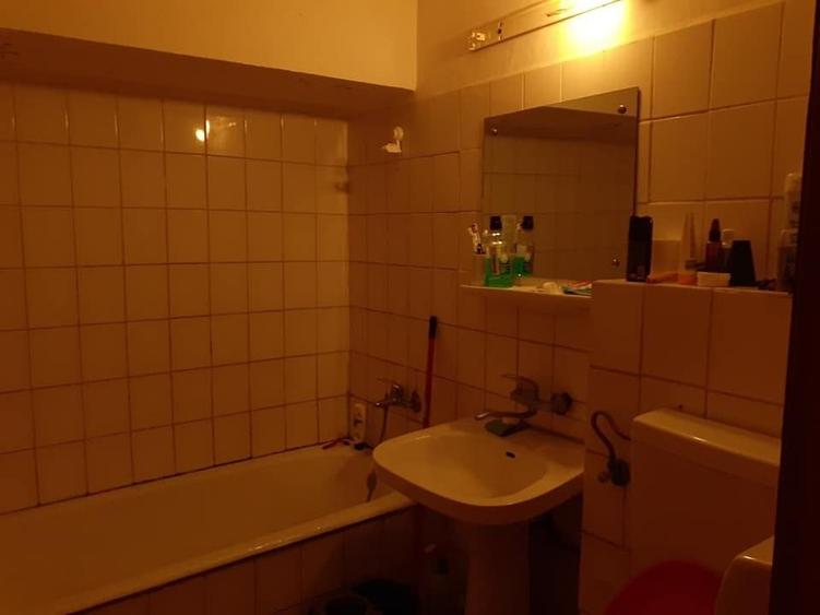 Apartament cu 4 camere decomandat în Muncii