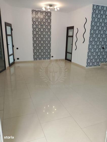 Casă cu 10 camere cu Teren 350 Mp în Central