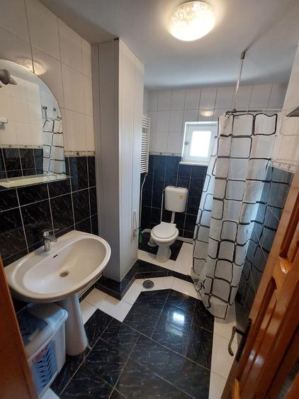 Apartament cu 3 camere decomandat în Exterior Vest
