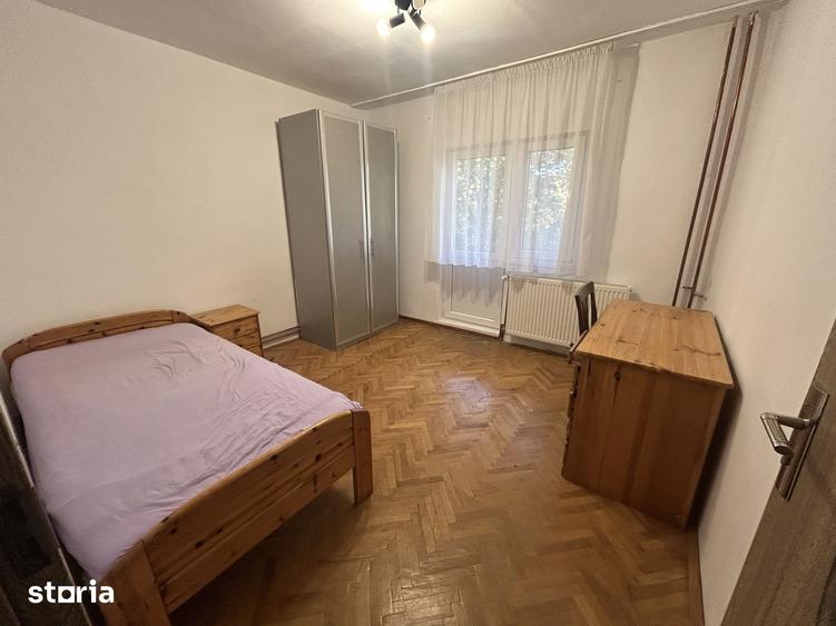 Apartament cu 4 camere decomandat în Bucovina