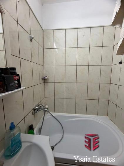 Apartament cu 3 camere semidecomandat, mobilat în Tomis Nord