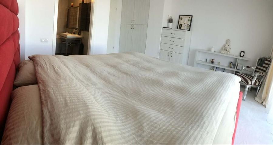 Apartament cu 3 camere decomandat în Tunari