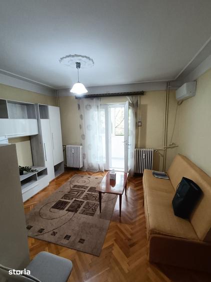Apartament cu 2 camere semidecomandat, mobilat în Ultracentral