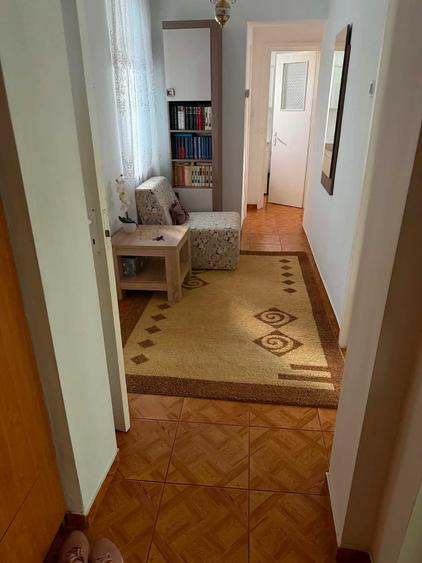 Apartament cu 3 camere decomandat în Exterior Vest